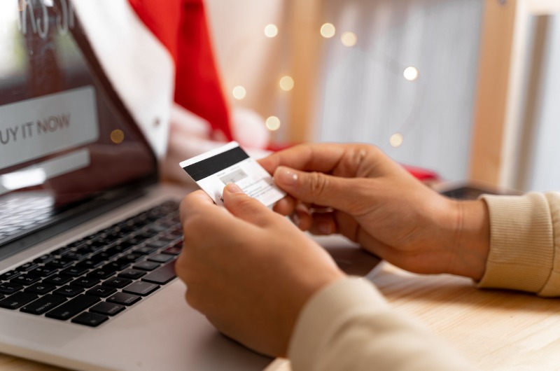 Protect Your Identity and Avoid Scams While Holiday Shopping