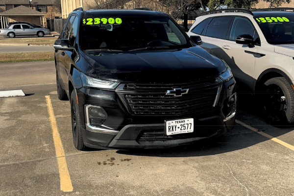 2022 Chevrolet Traverse LT Black
