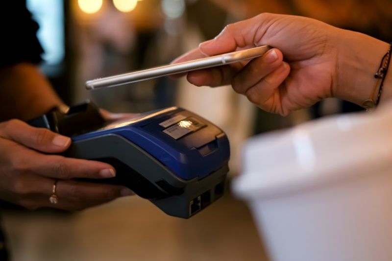 Mobile Wallets 101: How to Pay with Your Phone 
