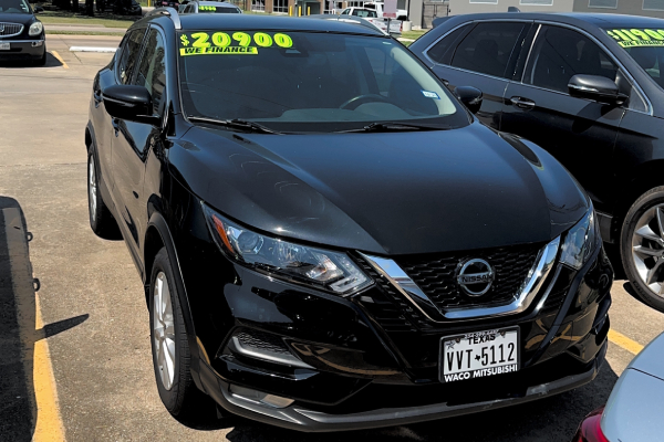 2022 Nissan Rogue Sport SV Black