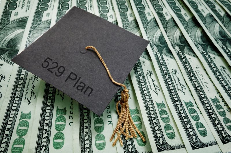 Understanding 529 Plans: A Smarter Way to Save for Education Understanding 529 Plans: A Smarter Way to Save for Education