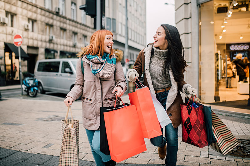 Don't Miss These Member Holiday Savings and Freebies Don't Miss These Member Holiday Savings and Freebies