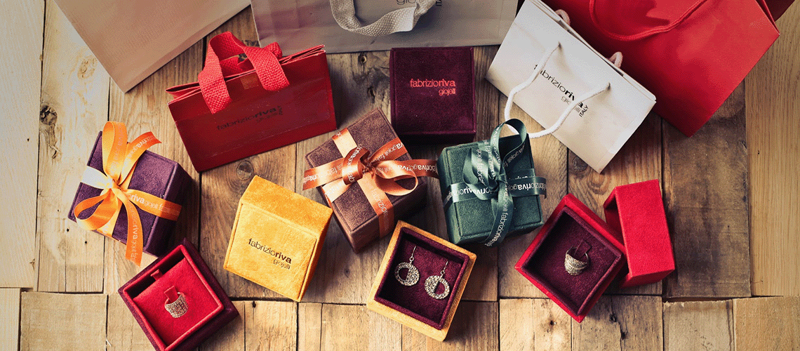 How To Kill The Christmas Shopping List And Save Your Wallet