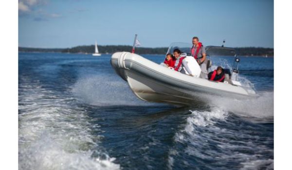 What Kind Of Boat Should You Buy? What Kind Of Boat Should You Buy?