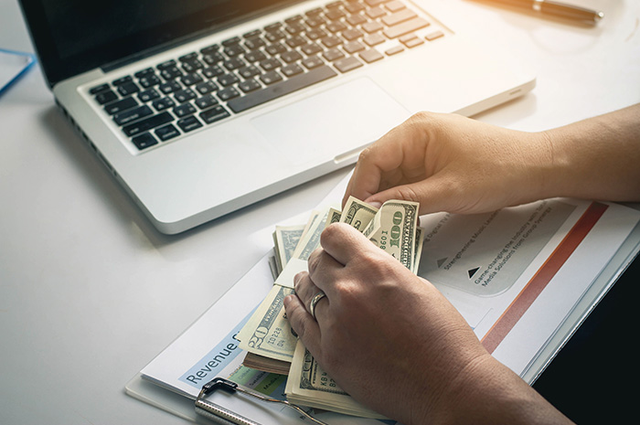 Think big: Set your sights on your first $100,000 Think big: Set your sights on your first $100,000