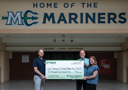 Evergreen CU & Maine Mariners Fight Hunger with Goals for Good