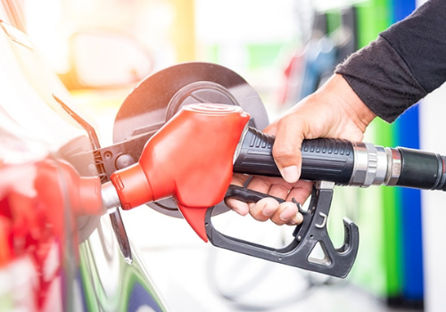 10 Ways to Save at the Gas Pump