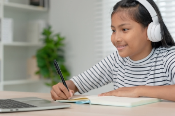 Keeping Children Safe Online Keeping Children Safe Online