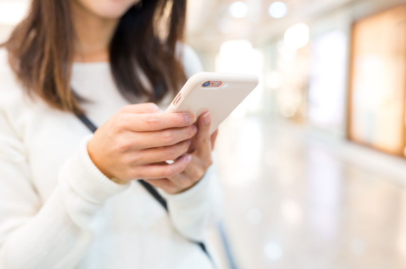 Why Responding to "Hi, How Are You?" Texts Can Be Risky Why Responding to "Hi, How Are You?" Texts Can Be Risky