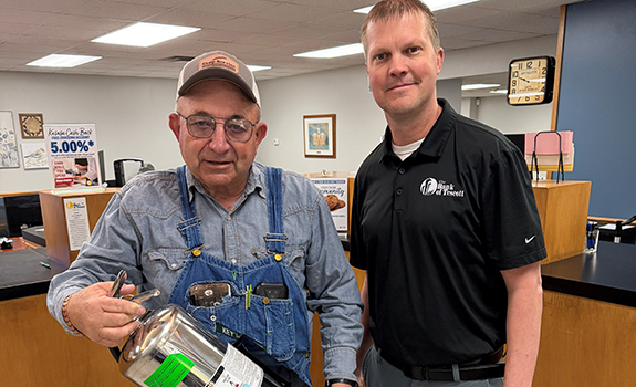 A Hot Giveaway Winner at the Mid America Farm Show