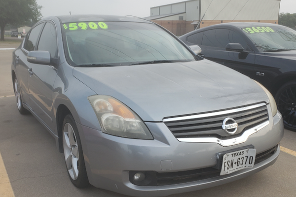 Nissan Altima SE (Gray)