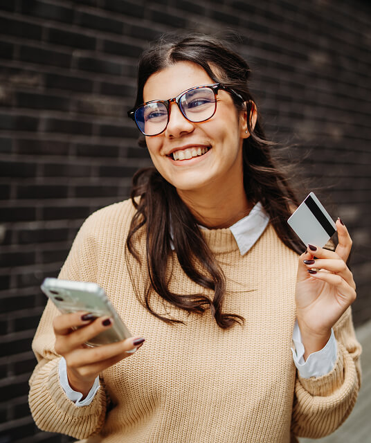 woman with credit card
