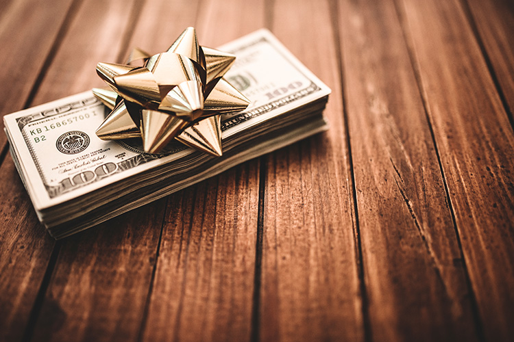 Don?t Blow All The Cash You Get For Graduation ? Here?s Why Don?t Blow All The Cash You Get For Graduation ? Here?s Why