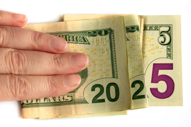 Start 2025 Strong: Financial Tips for the New Year