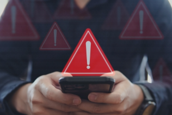 The Growing Threat of Malicious Mobile Apps The Growing Threat of Malicious Mobile Apps