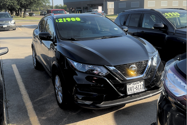 2022 Nissan Rogue Sport SV Black