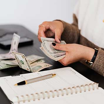 3 Surefire Tips to Help You Stick To your Budget
