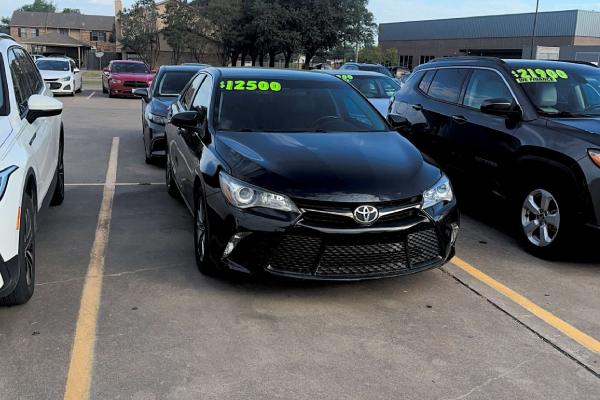 2017 Toyota Camry SE Blue