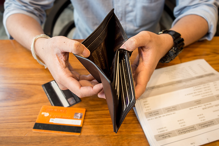 7 expert tips to get your holiday budget under control 7 expert tips to get your holiday budget under control